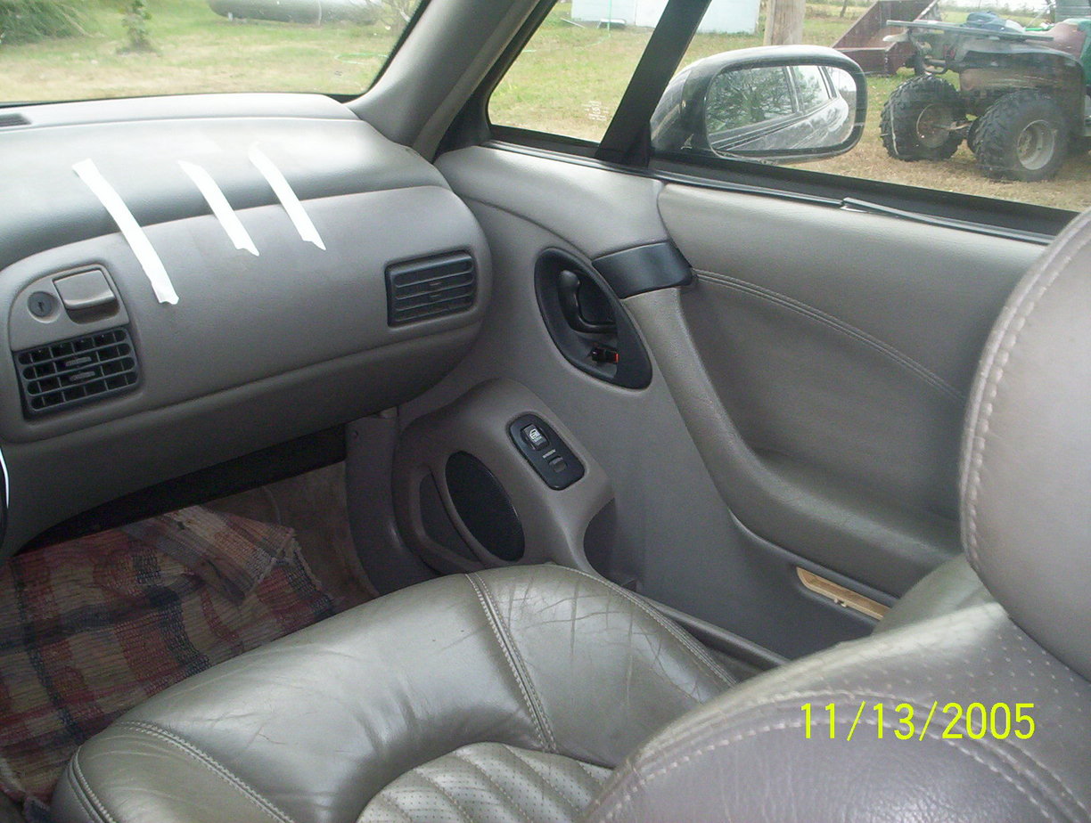 Name:  1993_pontiac_bonneville_sle_6.jpg
Views: 13
Size:  212.7 KB